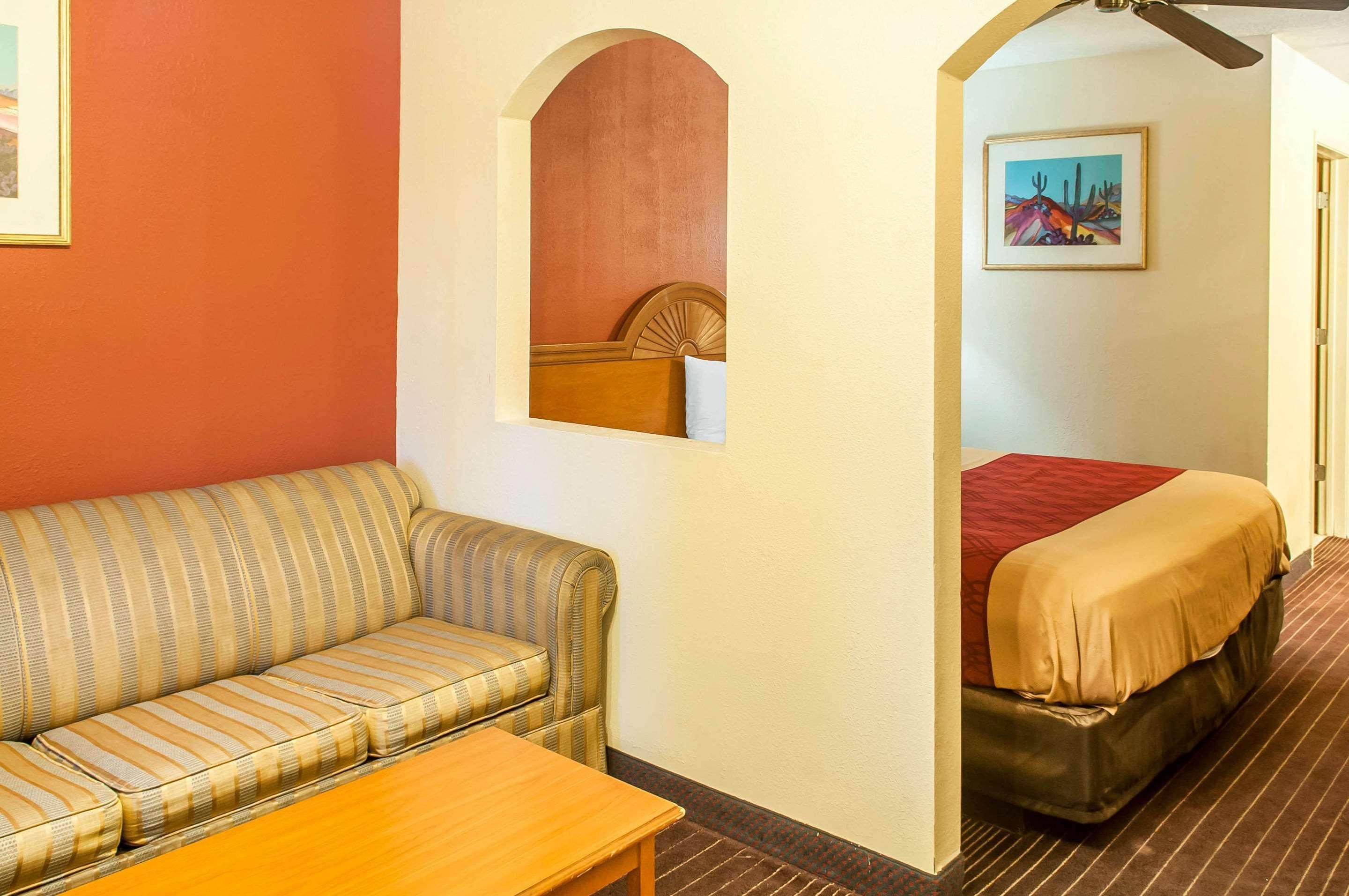Econo Lodge West - Coors Blvd Albuquerque Exterior foto